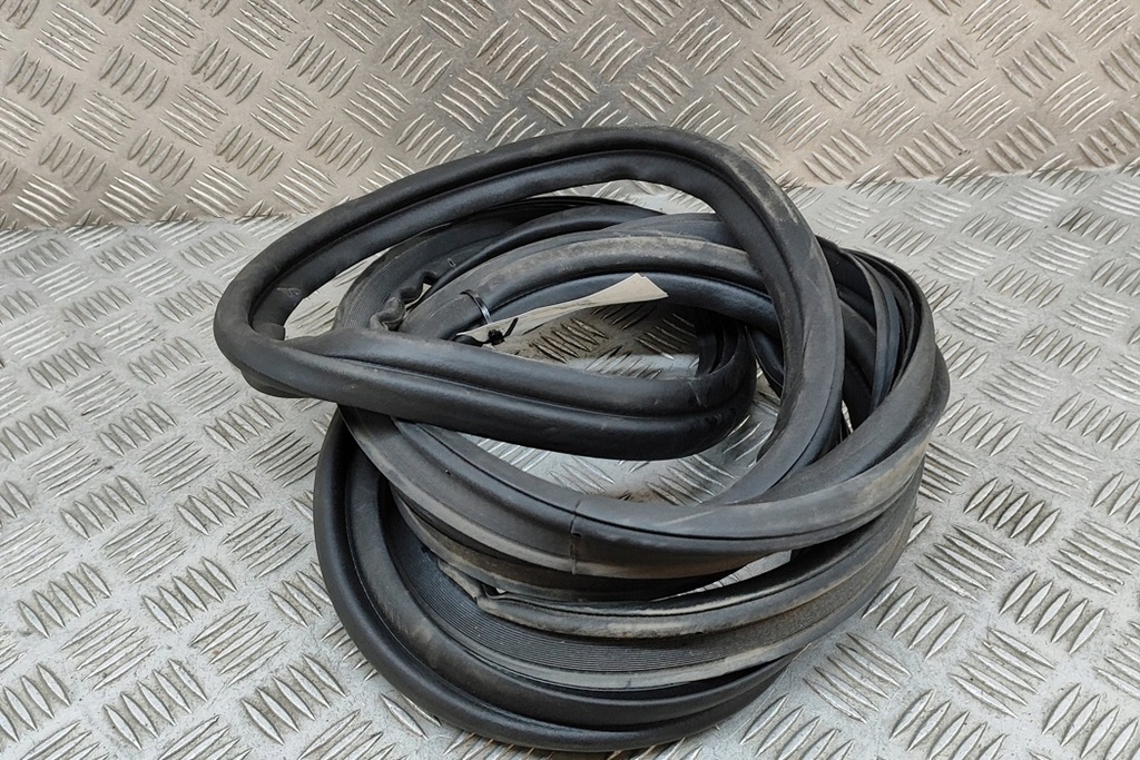 фото №5, Kia ev6 cv резиновый прокладка задний крышки 81761-cv000 электрика 430kw 20