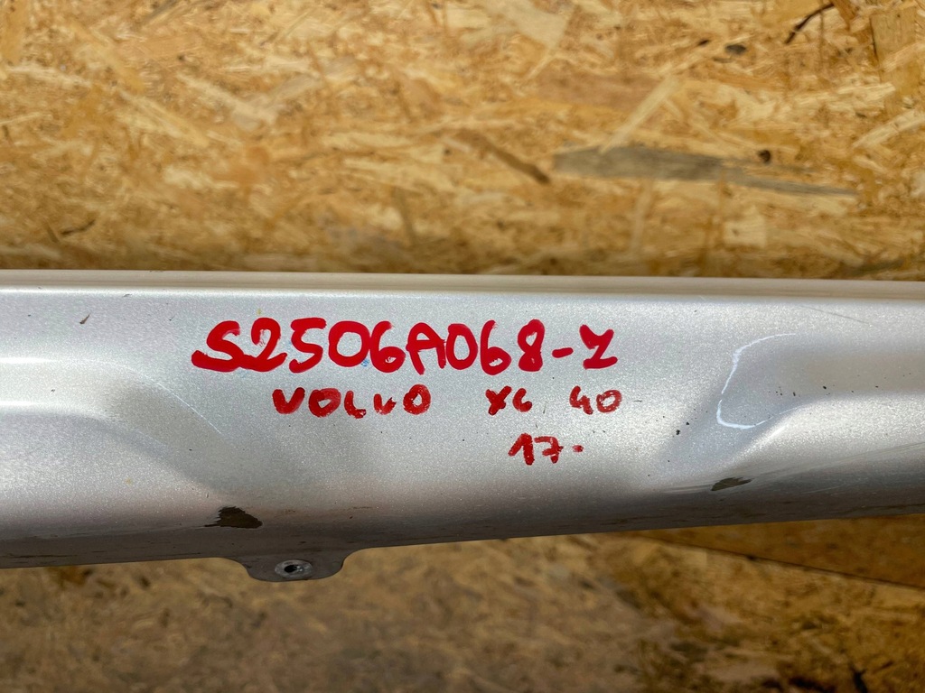 фото №10, Volvo xc40 xc-40 17- молдинг поріг права накладка na поріг правий