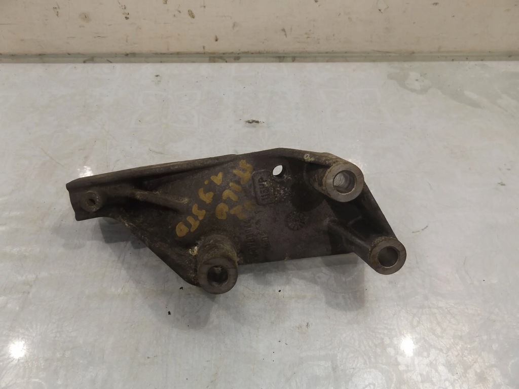 фото №1, Stilo 1,9jtd кронштейн двигателя 46783944