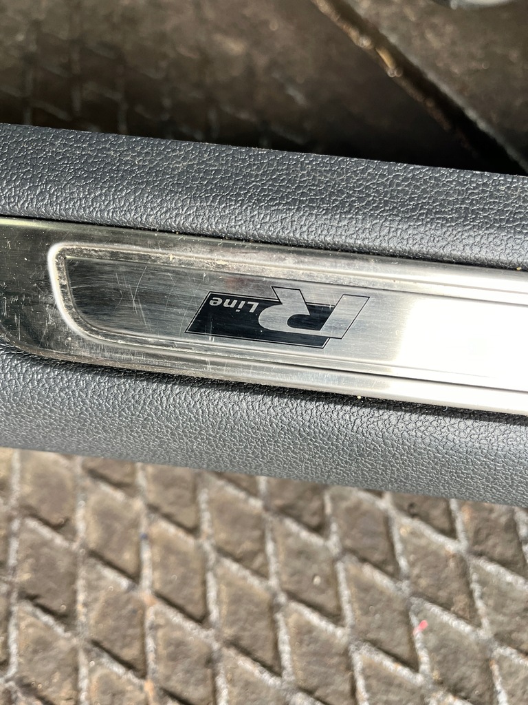 фото №4, 49 vw arteon r-line накладка порог молдинг порог правая 3g8853371