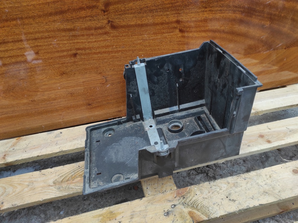 фото №1, Основа корпус акумулятор volvo c30 30667941