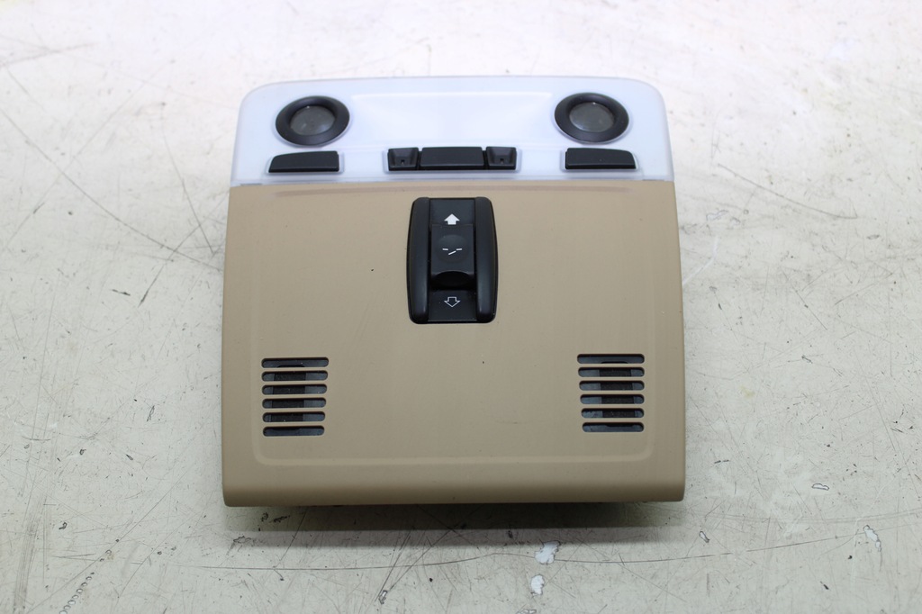 фото №1, Bmw e90 e92 лампа салона потолочный pod люк бежевая