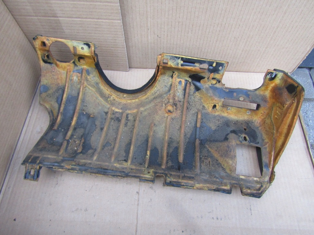 фото №10, 3 mercedes w124 консоль приборная панель dol защита руля колонки czarna