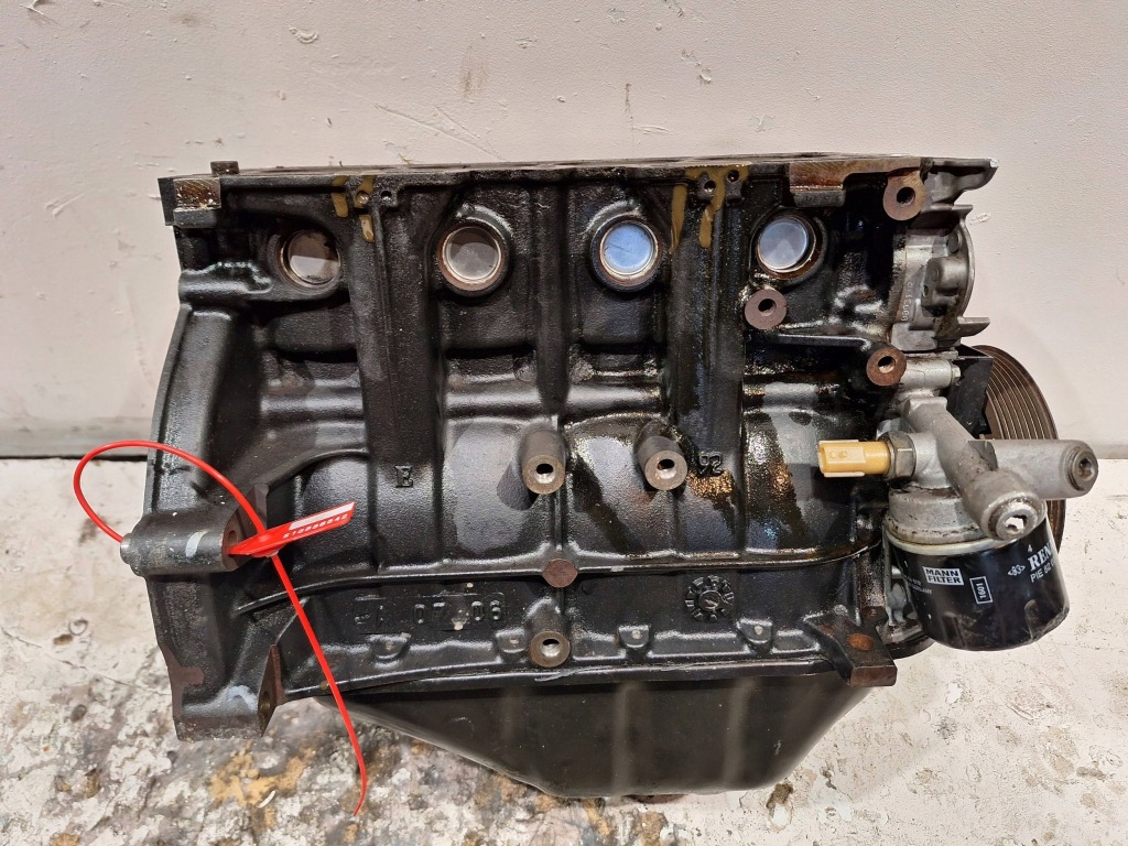 фото №1, Блок dół двигуна d4f740 renault clio iii iv dacia sandero 1.2 16v