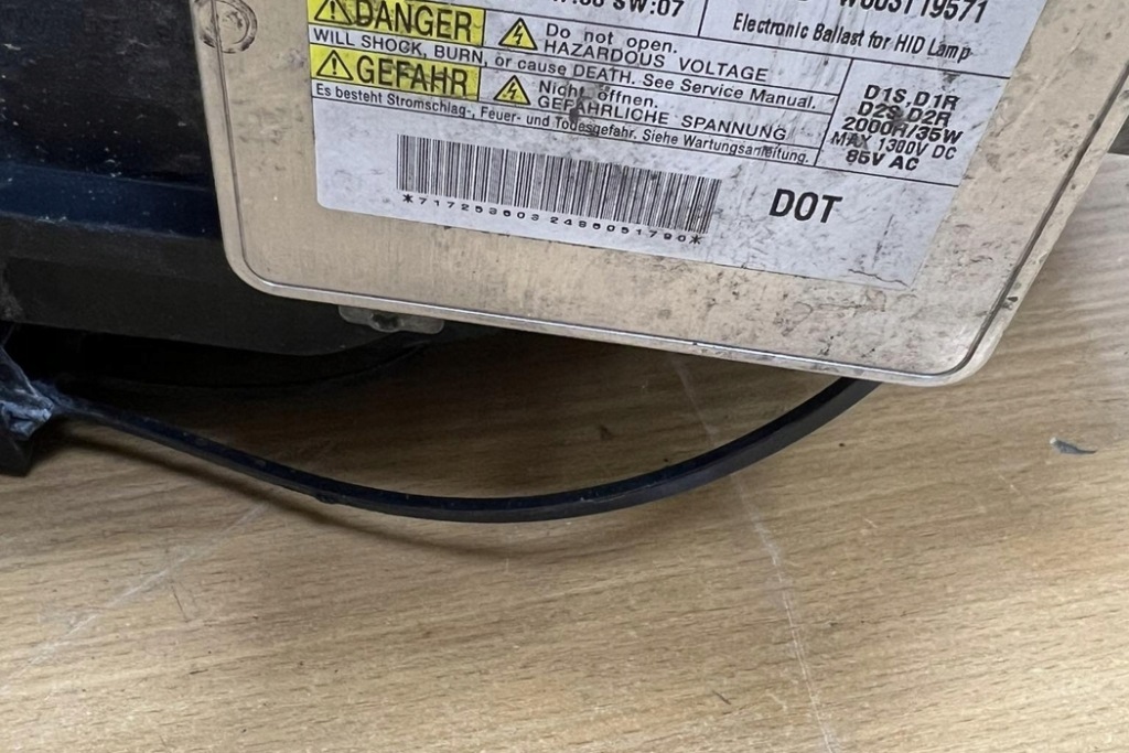 фото №9, Комплект лампа передних bmw 7 f01, f02 7172536 3.0l дизель 180kw 2008