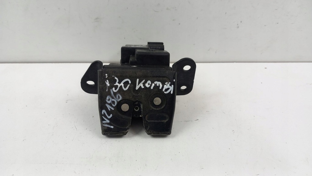 фото №1, Hyundai i30 kombi замок крышки задняя