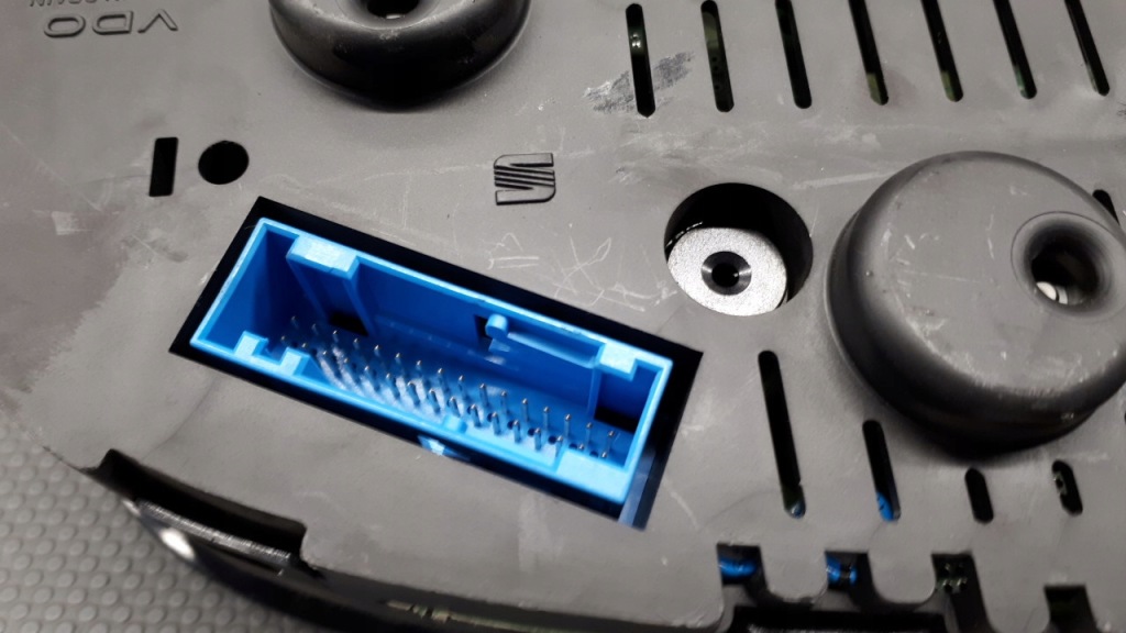 110080074014 счетчик приборная панель seat toledo ii 1.6 8v Доставка