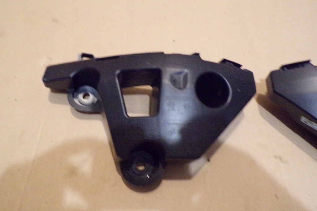 фото №2, Peugeot 308 ii sw направляющая бампера задняя