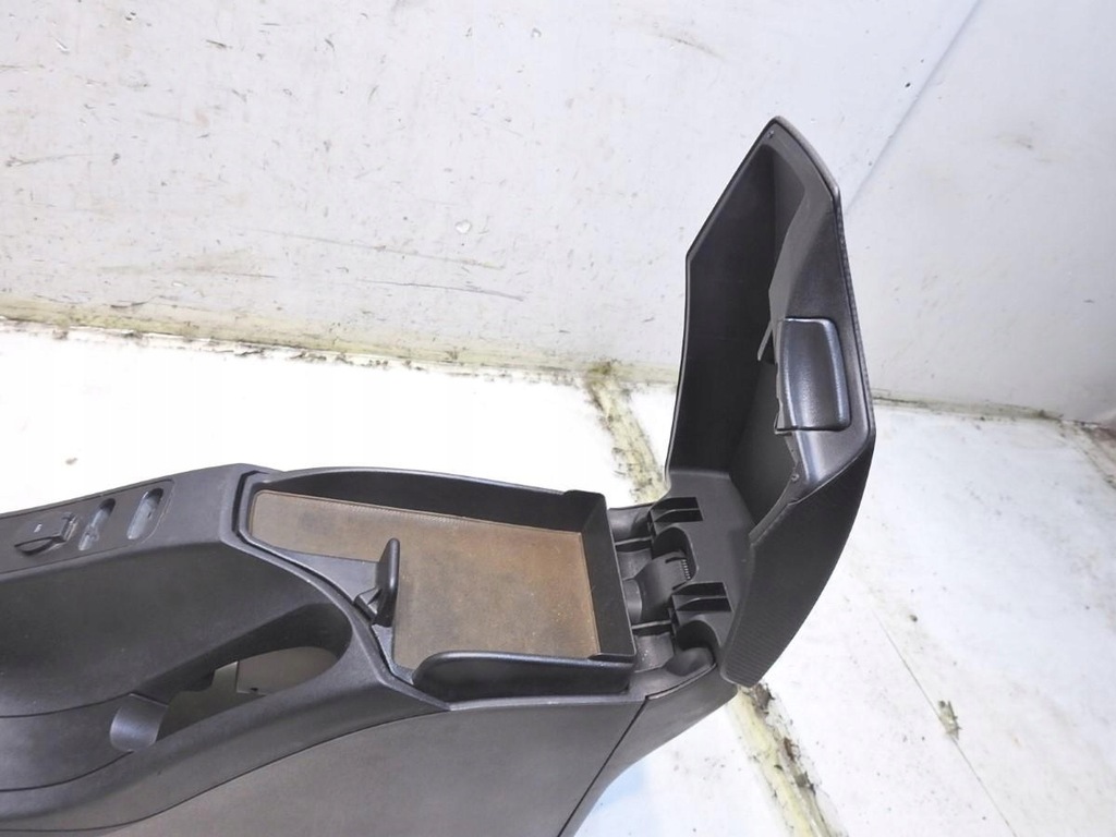 фото №8, Туннель средний подлокотник seat altea 5p0864251b te001183