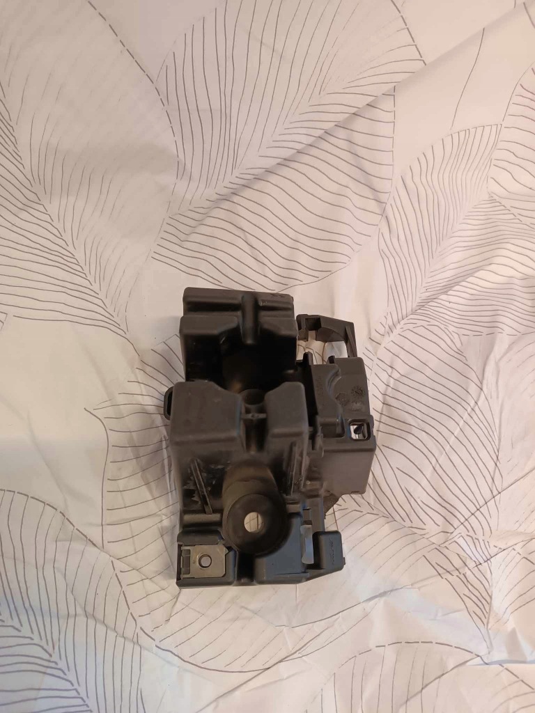 фото №1, Citroen c5 iii направляющая бампера левый задняя kombi