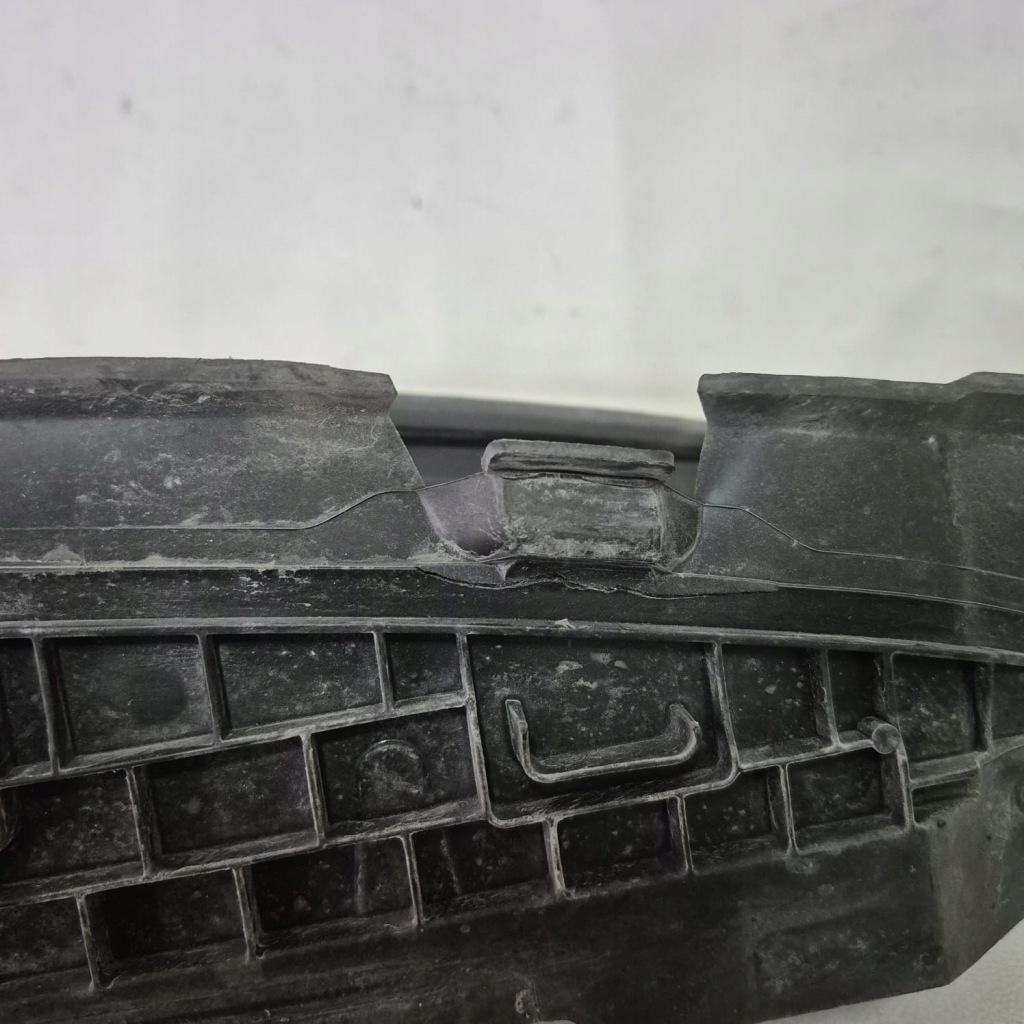 Bmw 5 v g30 рестайлинг  20r - шторка жалюзи впуск воздуховод воздуха 5a218f6-01 с Разборки