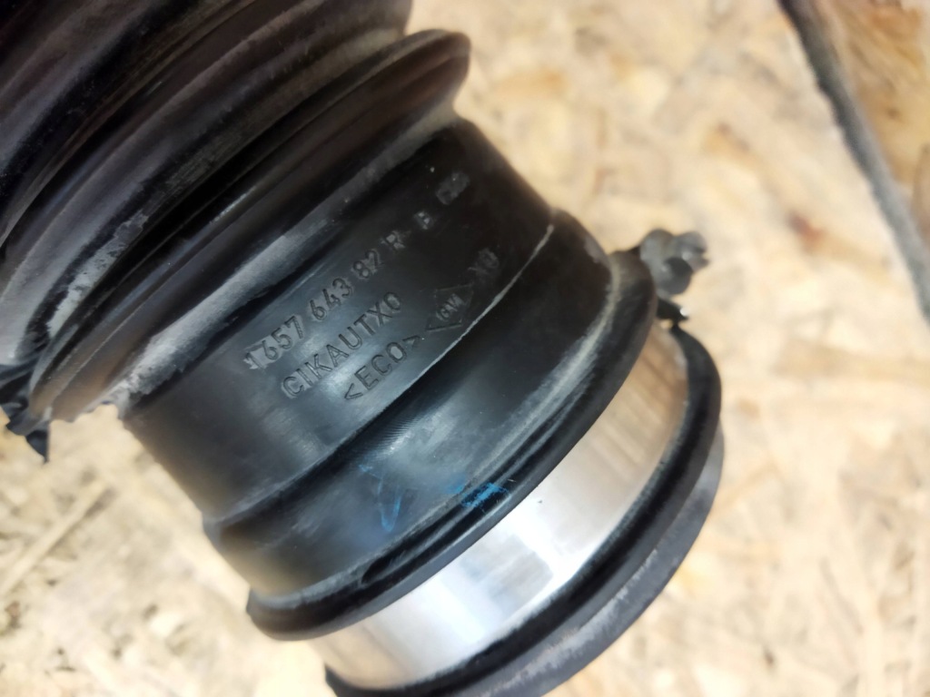 Шланг труба повітрозабірник clio iv captur tce 165764382r Недорого