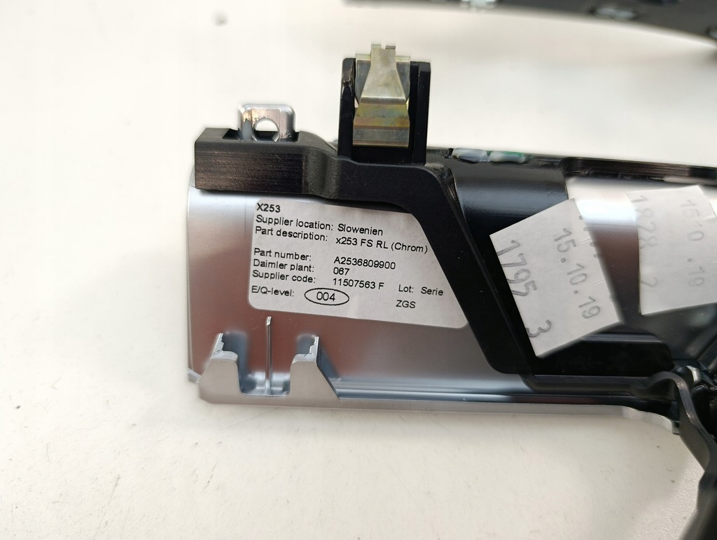 фото №8, Mercedes glc 300 x253 молдинг dekor панели anglik uk a2536809500