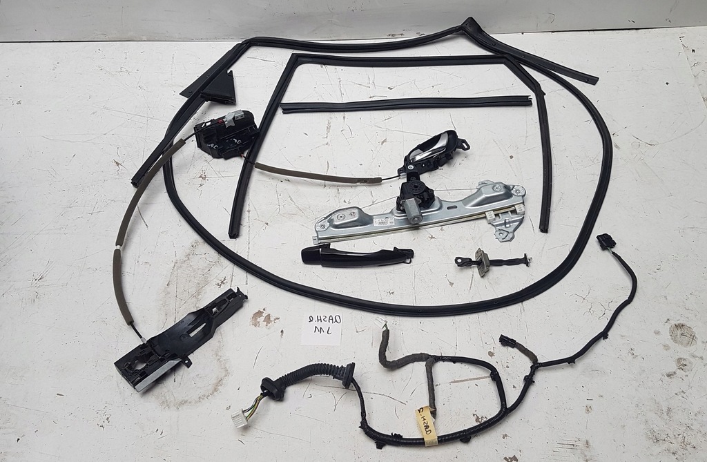 фото №1, Прокладка стекло перед задняя правая левая qashqai ii