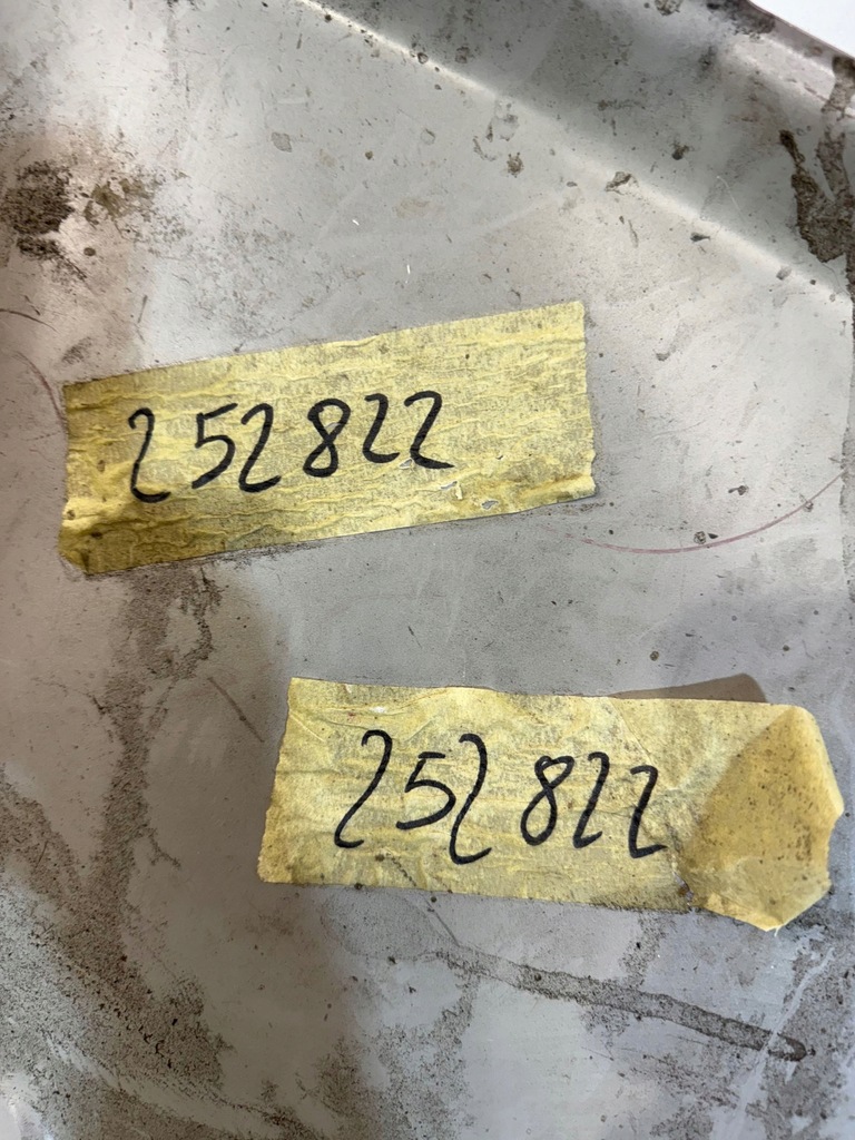 фото №7, Ferrari 488 pista впуск /ветровик капот / крышки передней