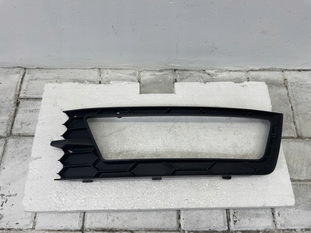 фото №1, Skoda оригінальний номер 5ja807681 решітка вентиляційна, бампер