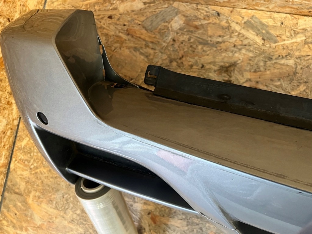 Бампер задня задній bmw x3 e83 pdc aero код лакофарбового покриття: a08/7 Ціна