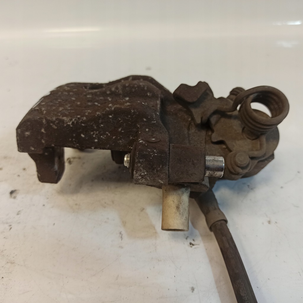 фото №4, Ford focus mk3 суппорт тормозной правый задняя