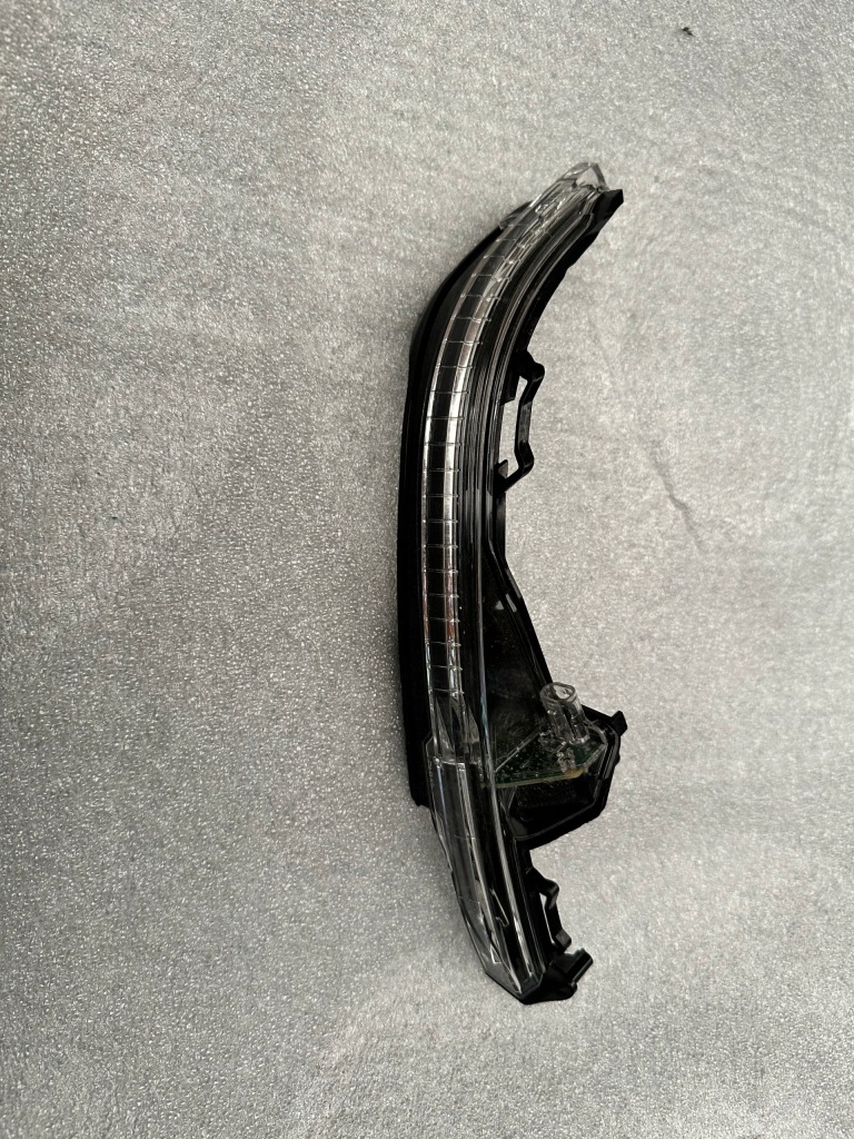 фото №1, !поворотник зеркало audi q7 4m ii 4m0949102a!