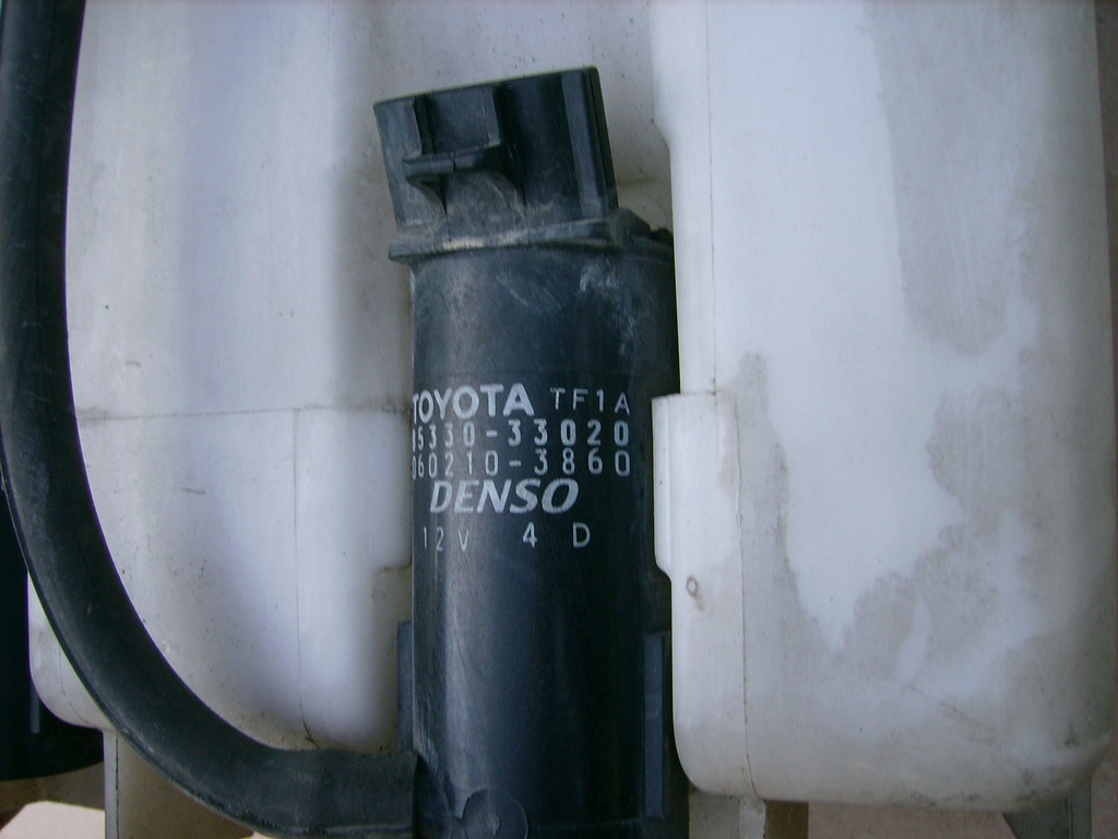 фото №10, Бак омывателя насос toyota avensis verso 01-03r 2.0 d4d 060851-073
