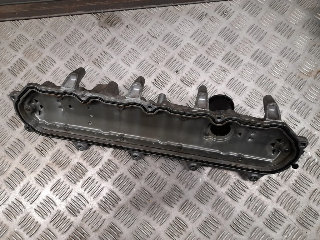 фото №5, Chevrolet camaro ss 6.2 v8 lt1 ліва сторона кришки клапанів