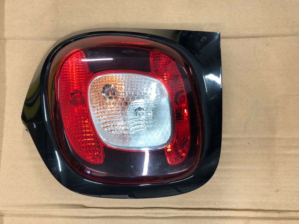 фото №1, Smart forfour 453 2015- лампа правая задняя 265502707r