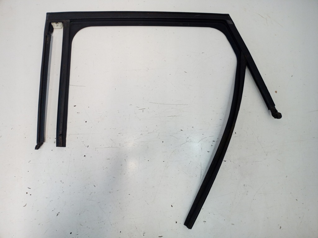 фото №1, Прокладка двері лівий задня citroen c3 aircross 13452288