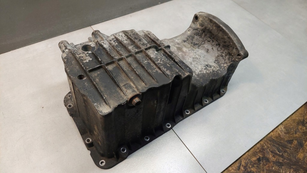 Піддон масляна fiesta mk4 1.3 96bm6675cb Доставка