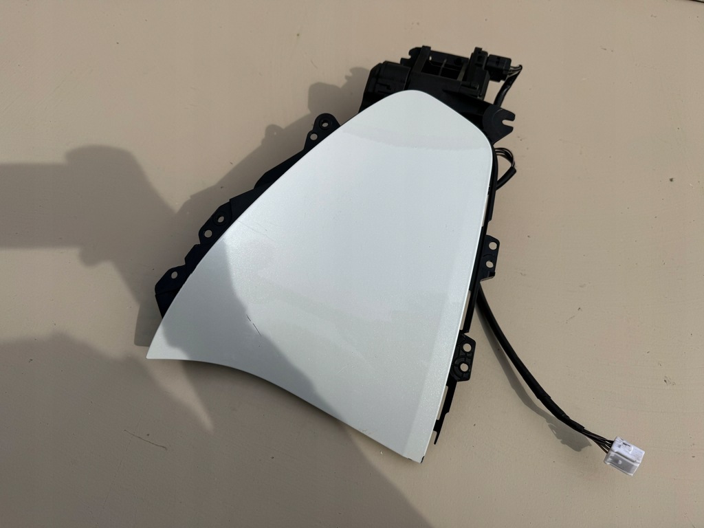 фото №7, Kia ev6 21r- кришка захист роз'єм заряджання