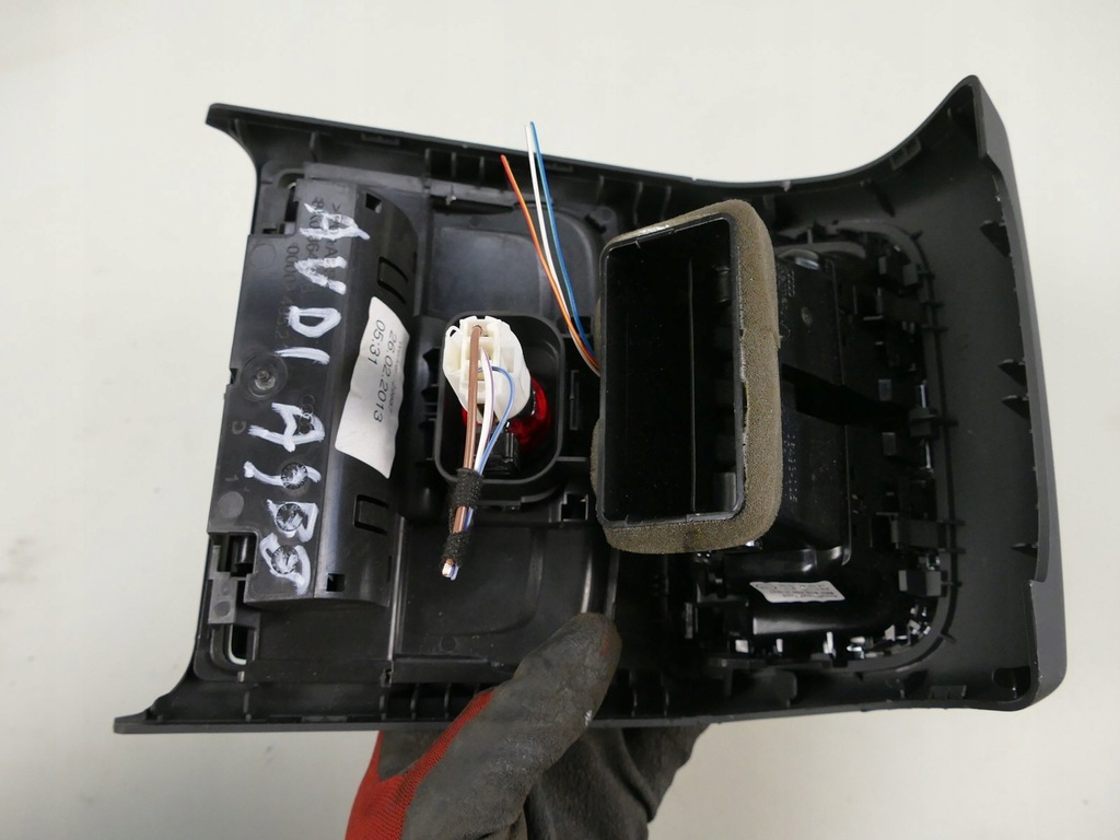 фото №13, Audi a4 b8 lift s-line sedan решётка обдув задняя