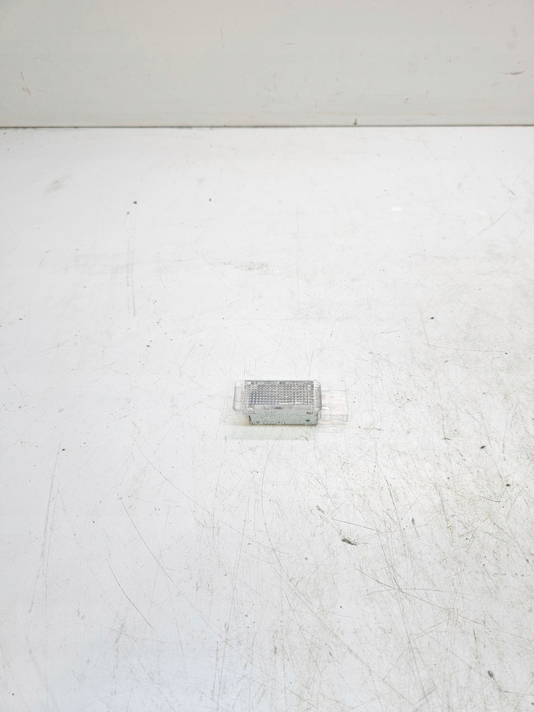 фото №1, Лампа освещение кабины audi led 7l0947415