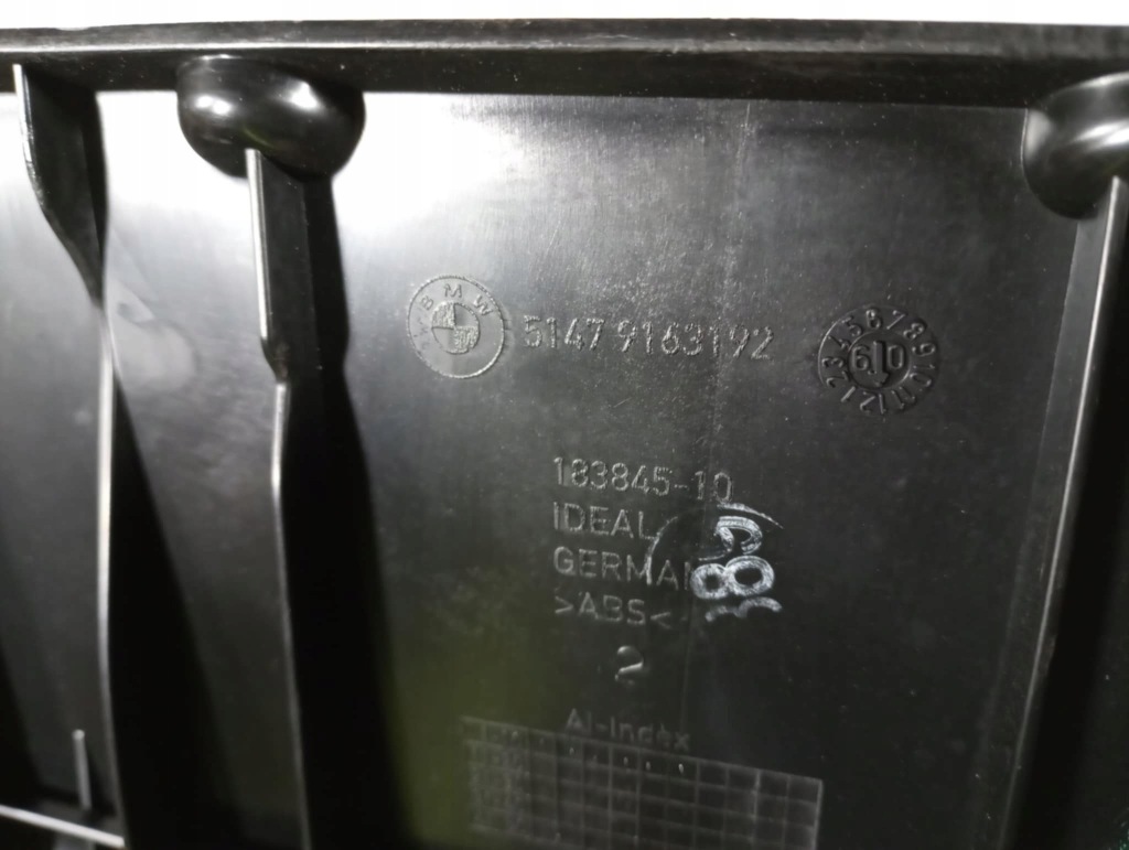 Бардачок багажника правий bmw f10 9163192 Зі Шроту