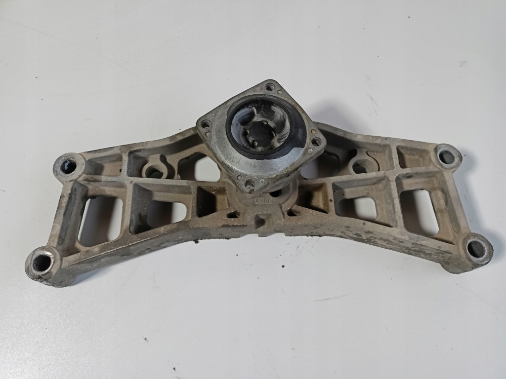 фото №1, Dodge challenger 2015+ 3.6 кронштейн коробки передач