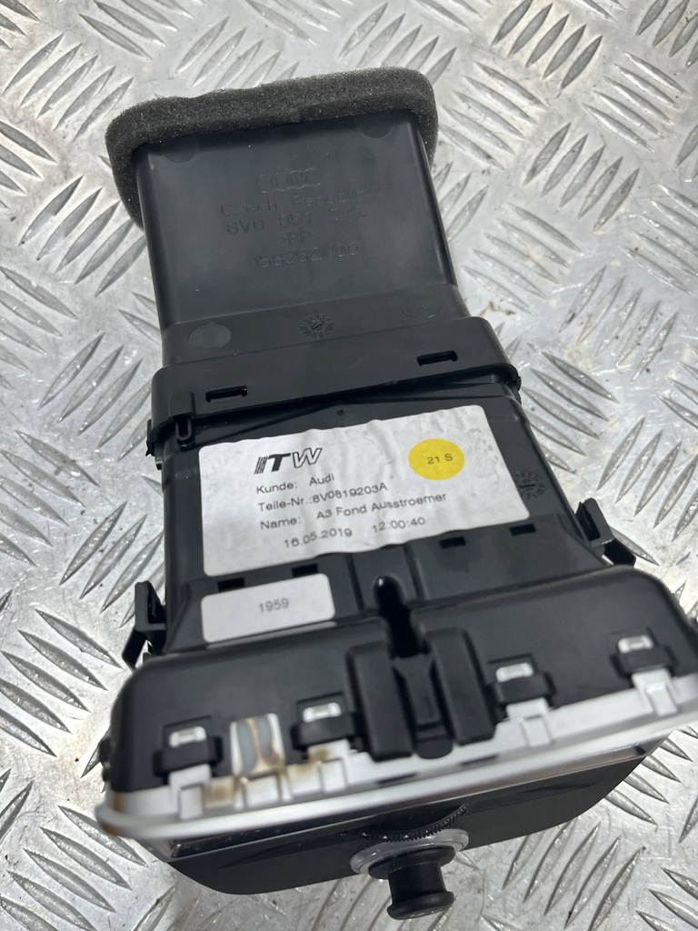 фото №1, Kartka обдув задня audi a3 8v 12- 8v0819203a