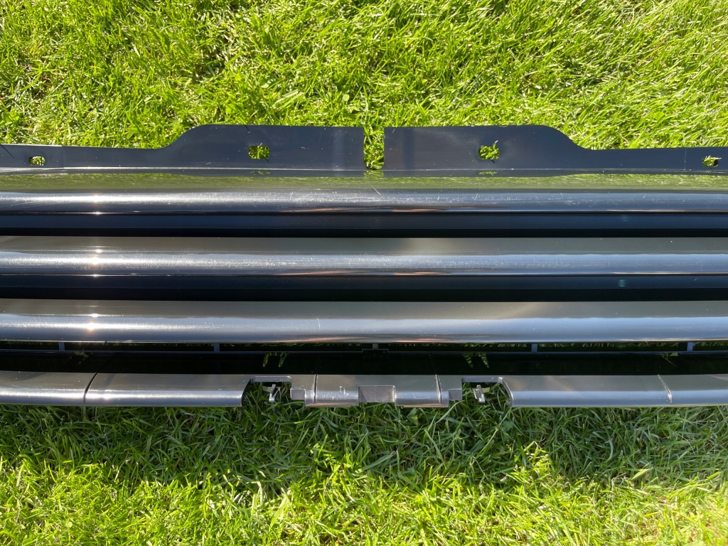 Mini cooper r56 решётка радиатора решётка  радиатора 160843-00 166149-10 Доставка