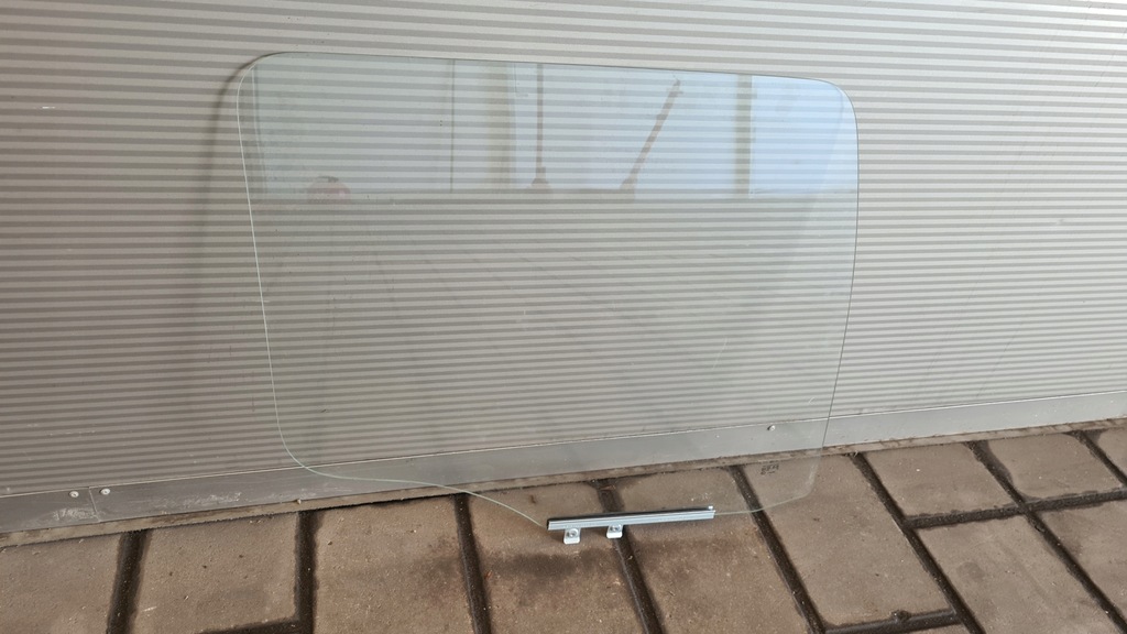 фото №1, Mercedes atego скло права двері бокових