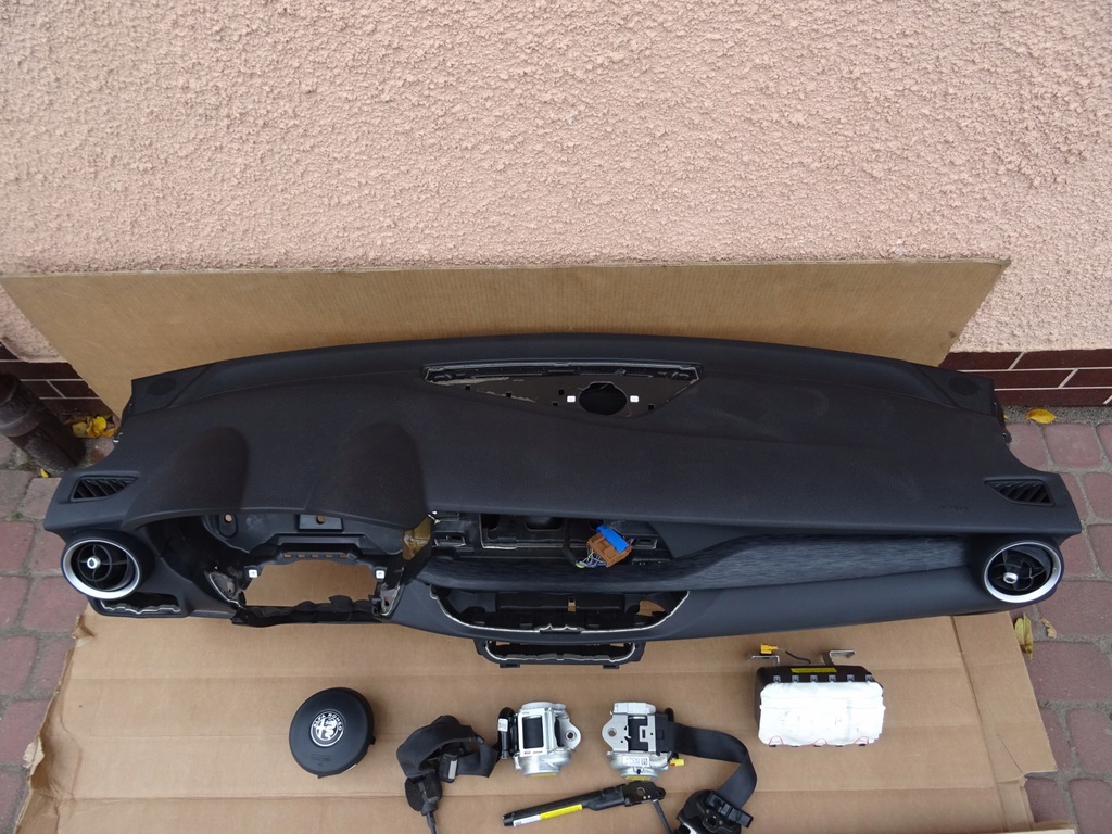 фото №1, Alfa romeo stelvio приборная панель консоль подушка безопасности оригинал