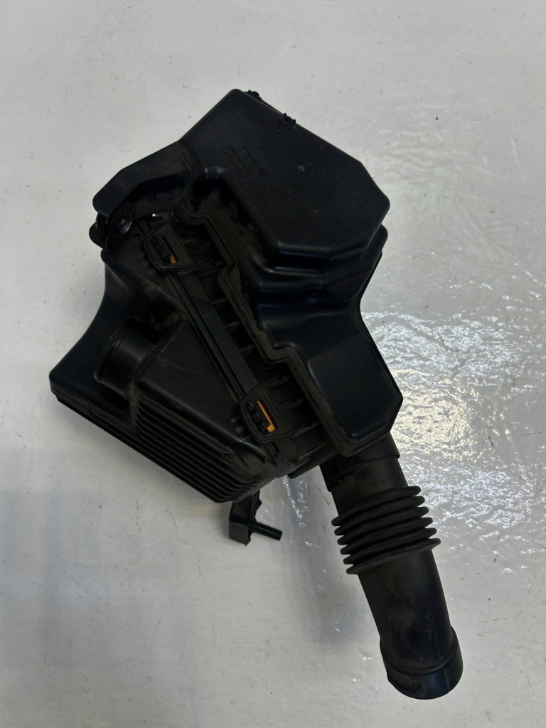 Купити Корпус фільтра повітря renault twingo iii 2014- 1.0 sce 165009104r