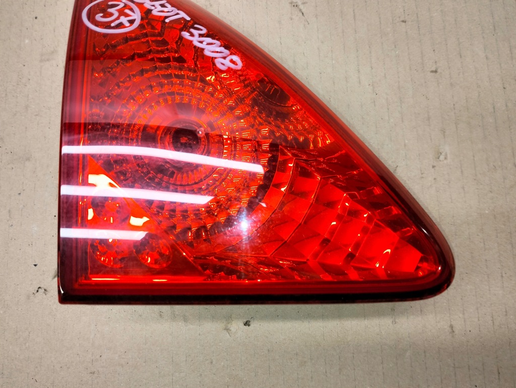 фото №10, Лампа задняя правая + левая w крышка багажника peugeot 3008 i lata 2009-2013