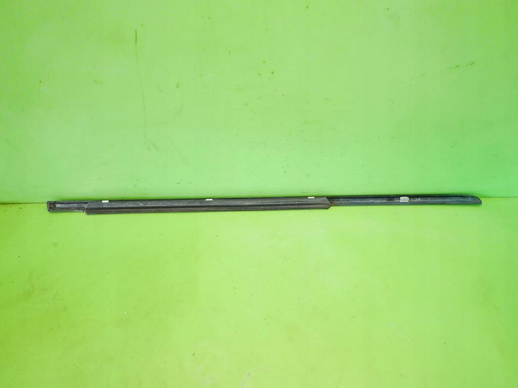 фото №6, Молдинг уплотнитель левая задняя mercedes w211 sedan