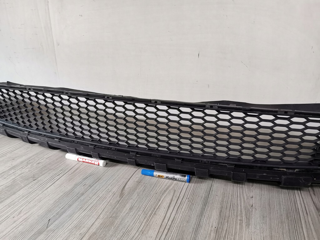 фото №8, Решётка средняя бампера перед renault trafic iii