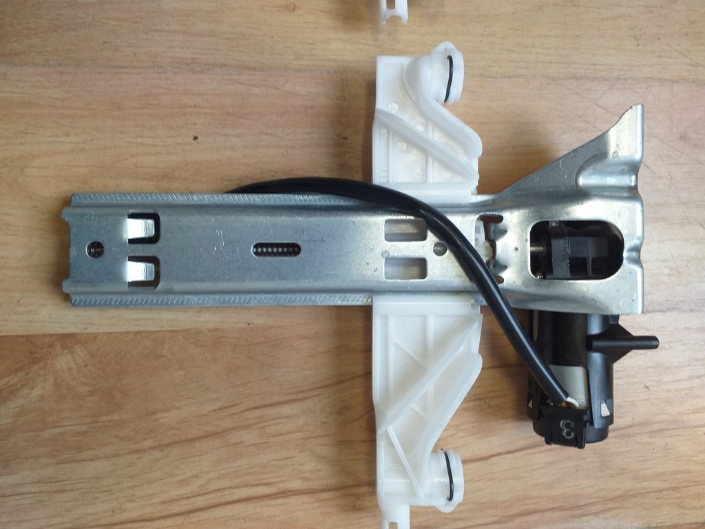 фото №6, Bmw f01 f07 моторчик регулировки подголовник 907353 4446480