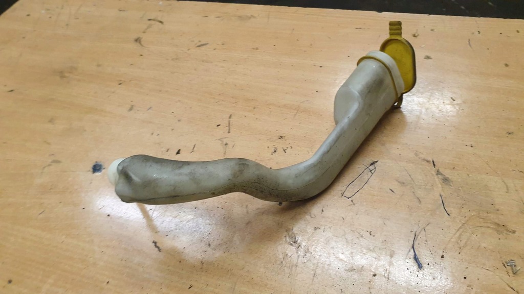 фото №1, Mercedes w203 заливная горловина бачок омывателя