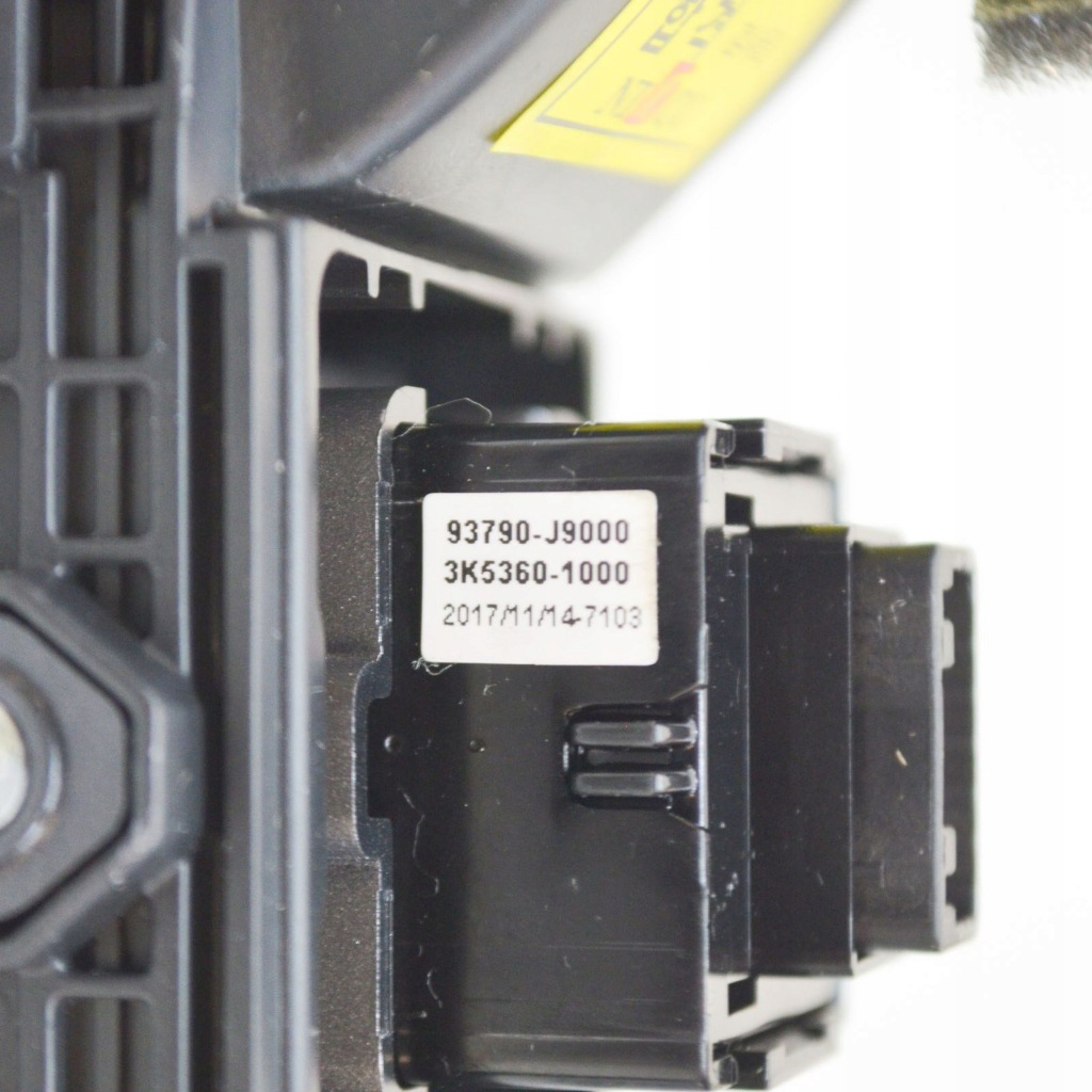 фото №8, Hyundai kona i 2018 форсунки / решётки обдув панели приборной панели