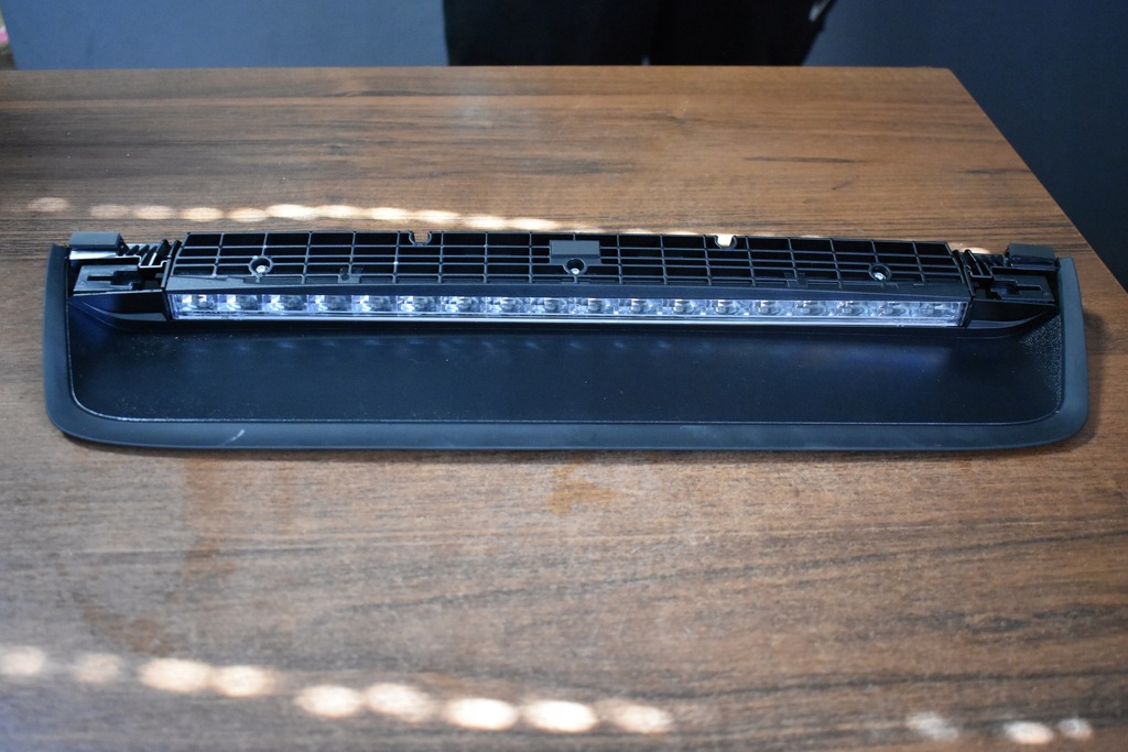 фото №1, Idealne третий свет стоп mercedes w223 1