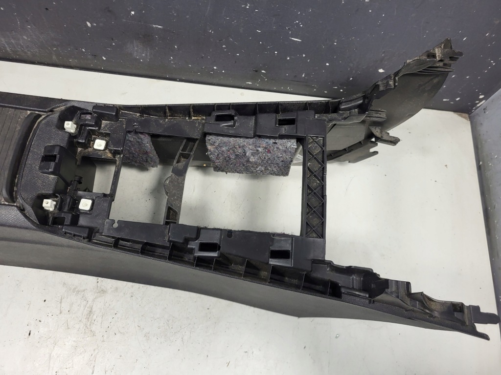 Підлокітник тунель середній peugeot 308 t9 hb 96775883 96775880 Недорого