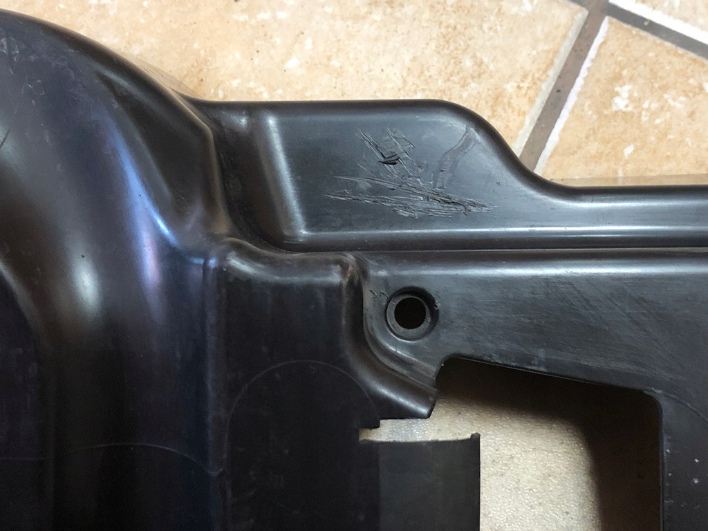 фото №6, Volvo оригинальный номер 31323244 правая воздуховод воздуха xc70