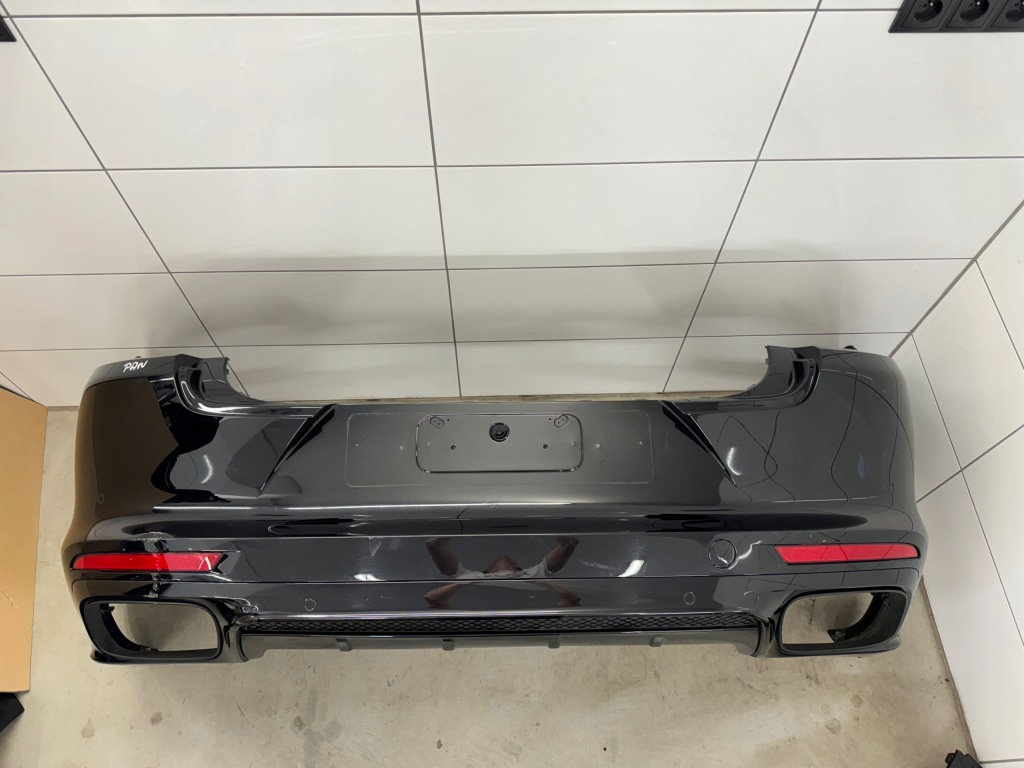 фото №1, Porsche panamera бампер kompletny цвет lc9x