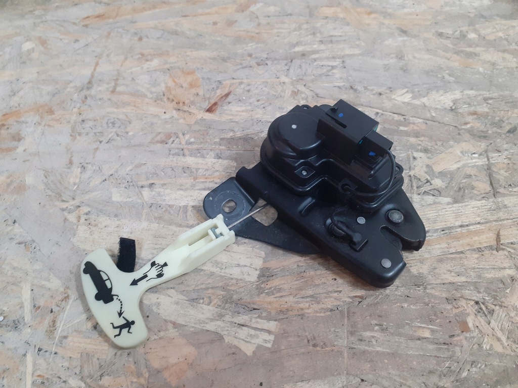 фото №1, Quattroporte ghibli замок задняя крышки багажника