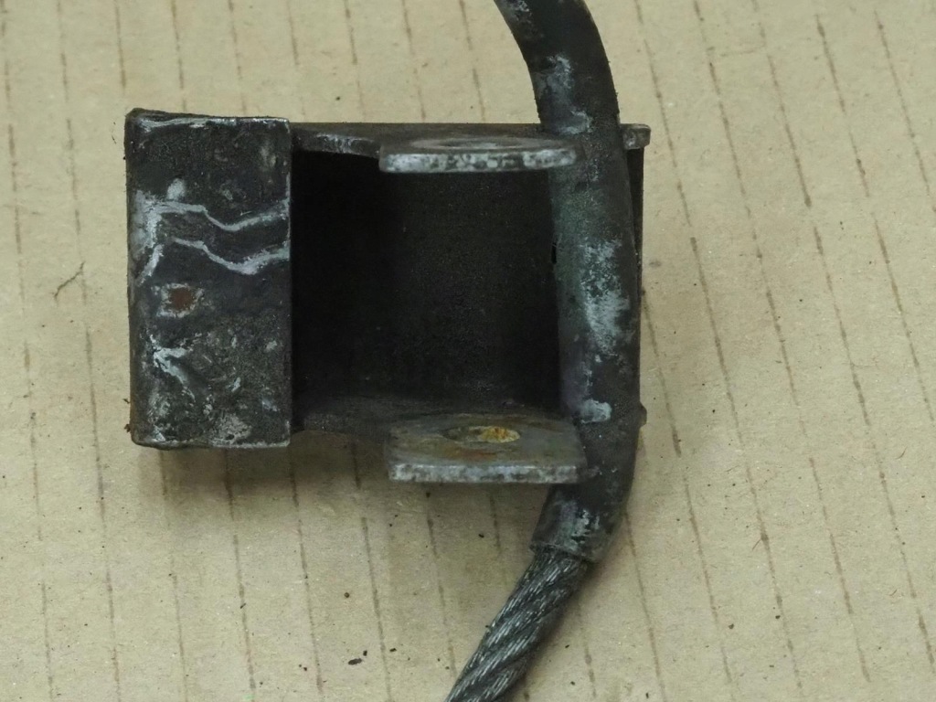 Купить Porsche boxster 986 987 трос подрамник балка задний  98633118101